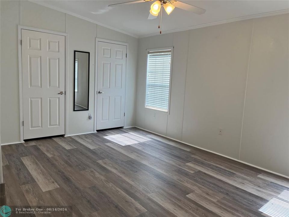 For Sale: $249,000 (2 beds, 2 baths, 1027 Square Feet)