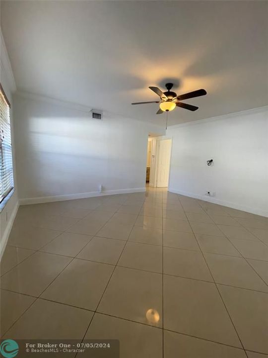 For Sale: $2,795 (3 beds, 2 baths, 1600 Square Feet)