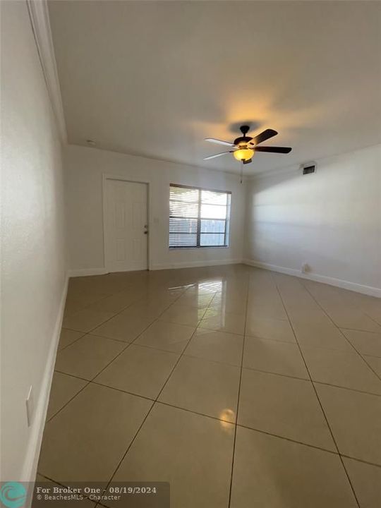 For Sale: $2,795 (3 beds, 2 baths, 1600 Square Feet)