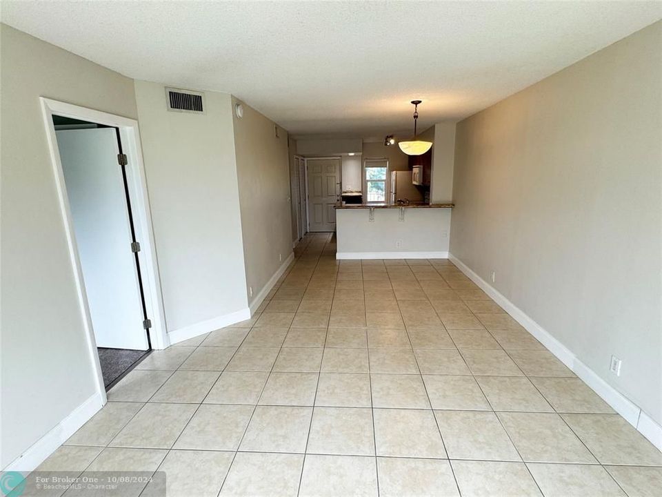 For Rent: $2,000 (2 beds, 2 baths, 770 Square Feet)