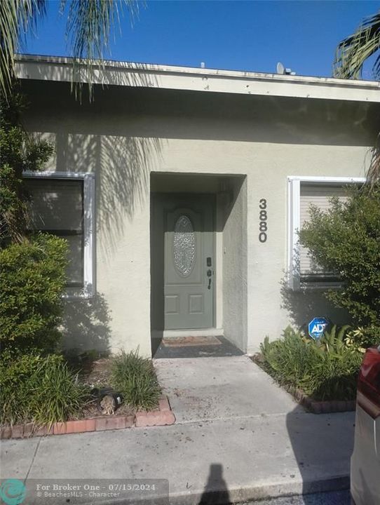 For Rent: $2,800 (3 beds, 2 baths, 1284 Square Feet)