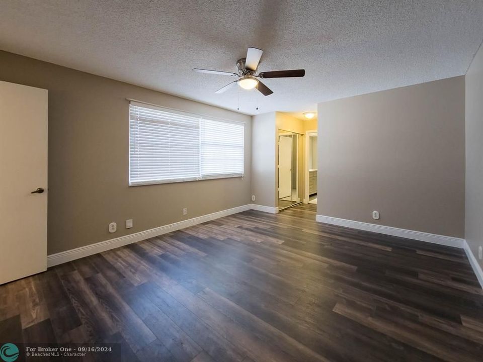 Active With Contract: $3,350 (3 beds, 2 baths, 1666 Square Feet)