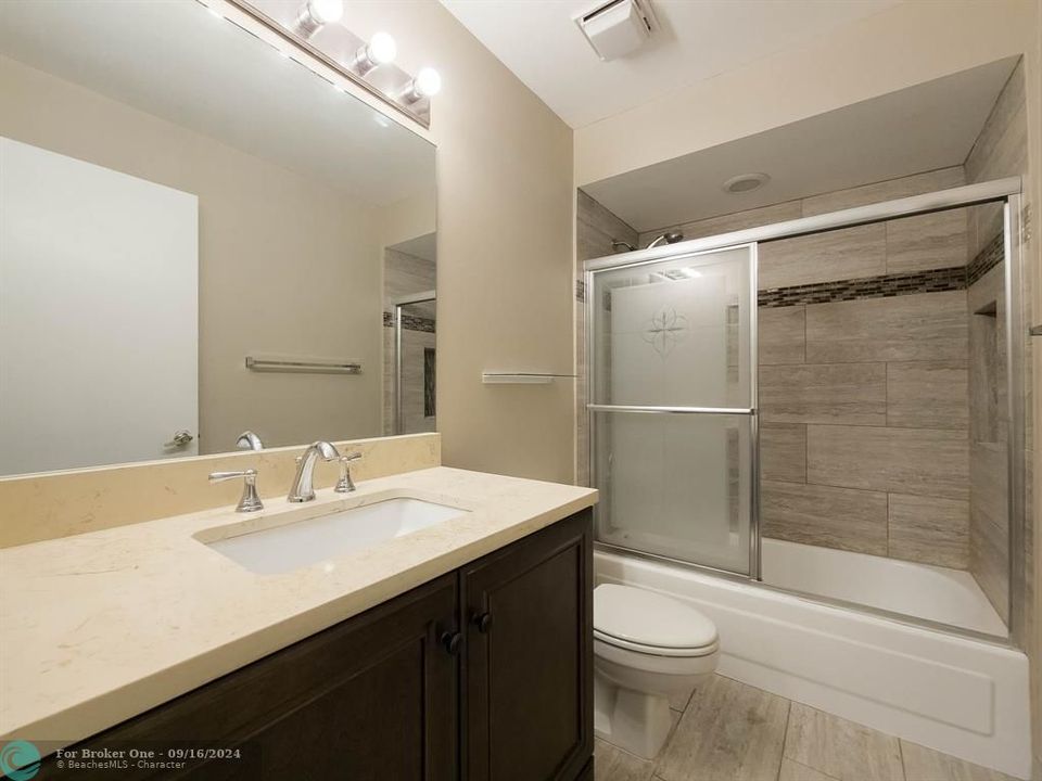 Active With Contract: $3,350 (3 beds, 2 baths, 1666 Square Feet)