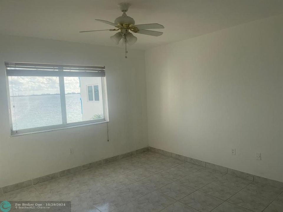 For Rent: $2,800 (2 beds, 2 baths, 1005 Square Feet)