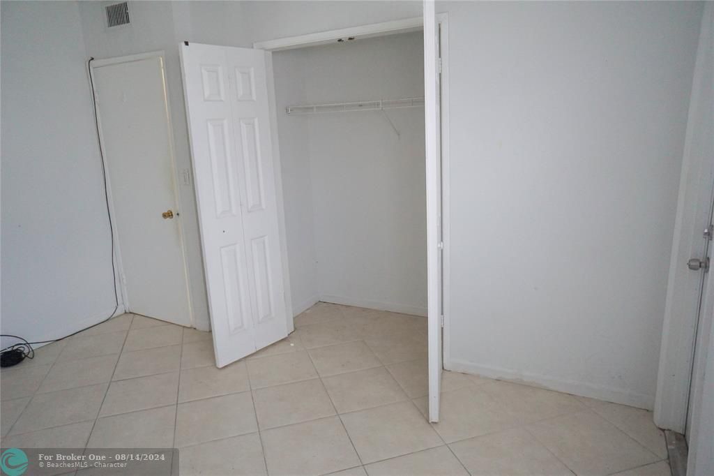 For Sale: $199,900 (2 beds, 2 baths, 1050 Square Feet)