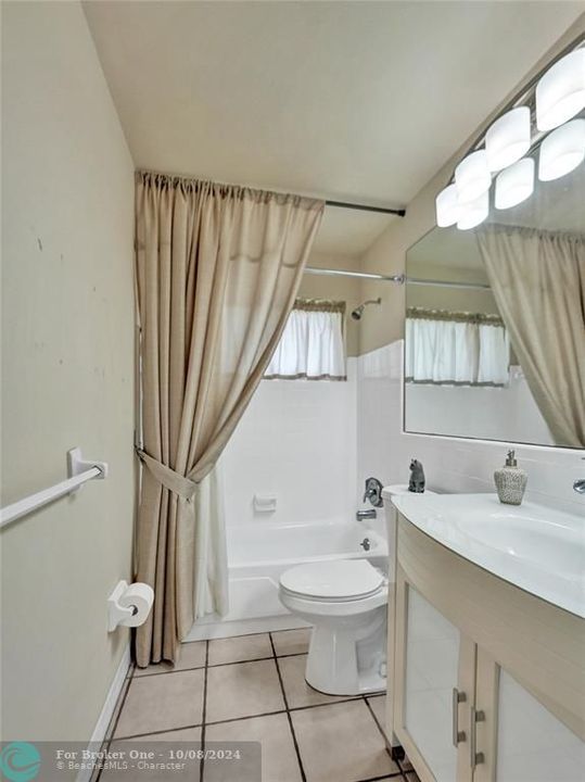 For Sale: $395,000 (2 beds, 2 baths, 1327 Square Feet)