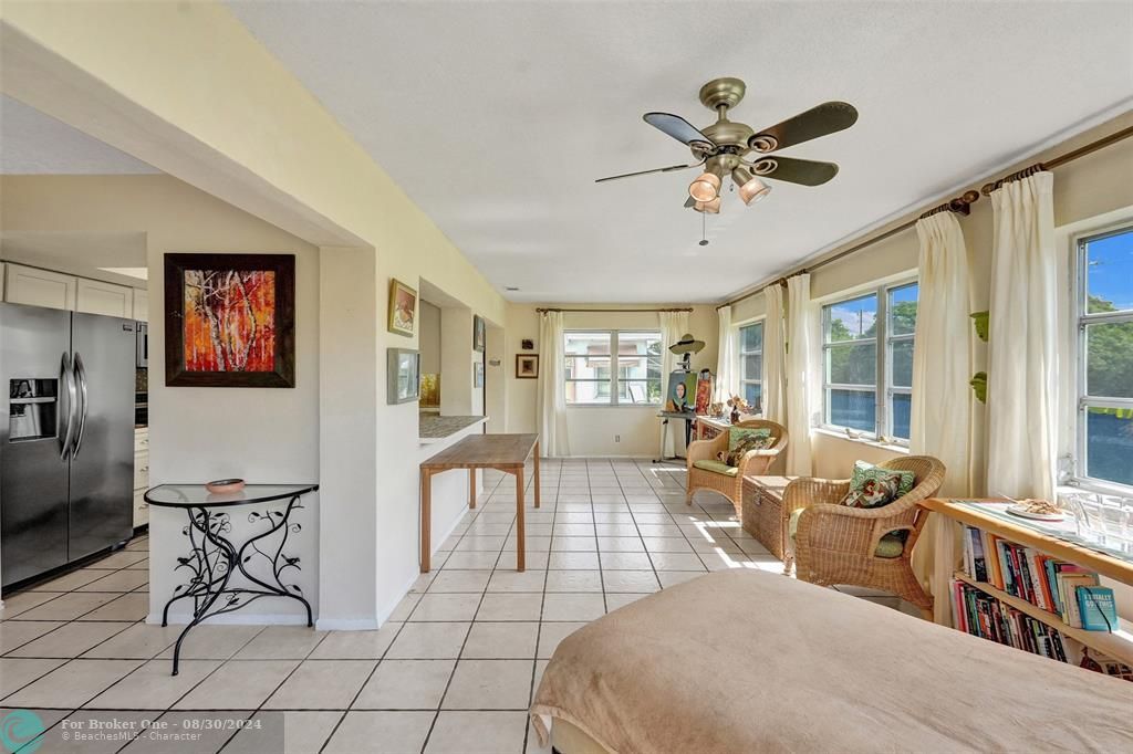 For Sale: $395,000 (2 beds, 2 baths, 1327 Square Feet)