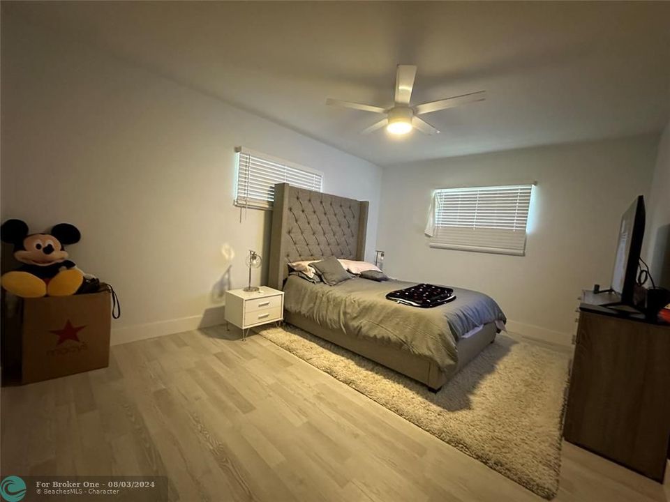 For Sale: $2,650 (3 beds, 2 baths, 2304 Square Feet)