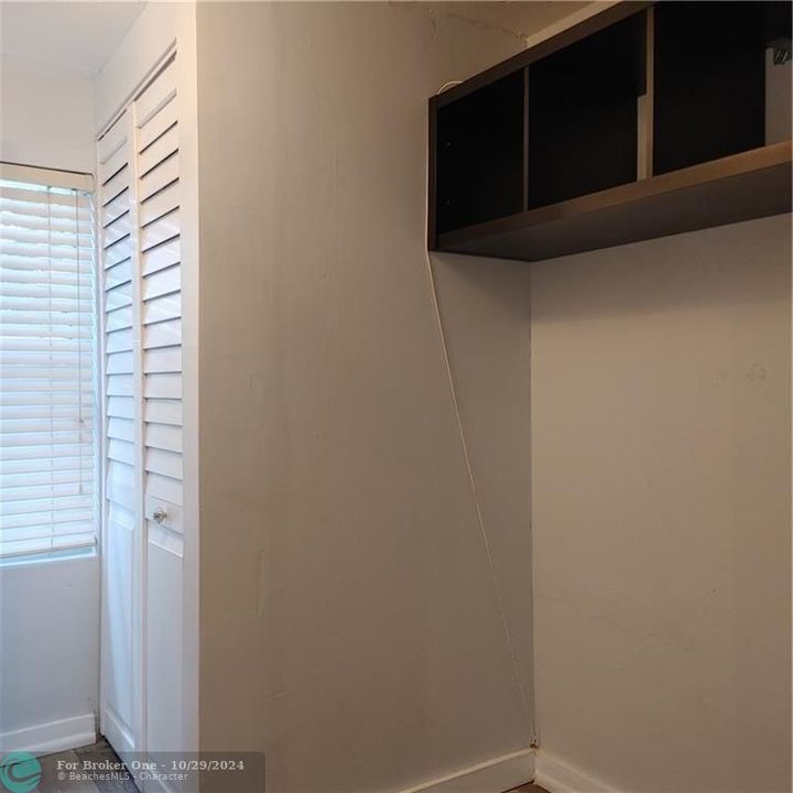 For Sale: $394,000 (1 beds, 2 baths, 758 Square Feet)