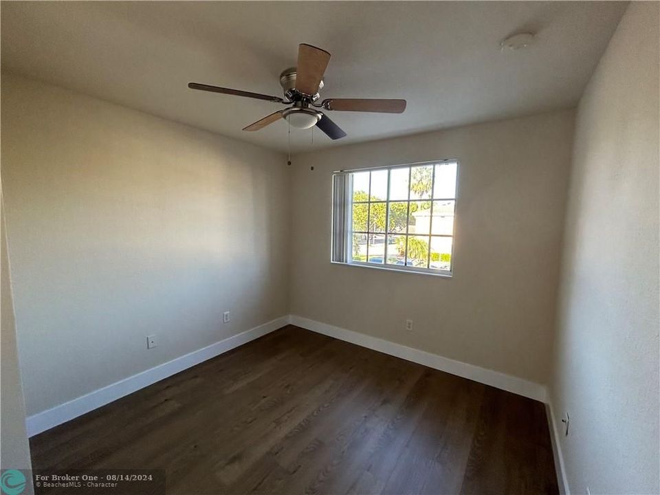 For Rent: $2,800 (3 beds, 2 baths, 1265 Square Feet)