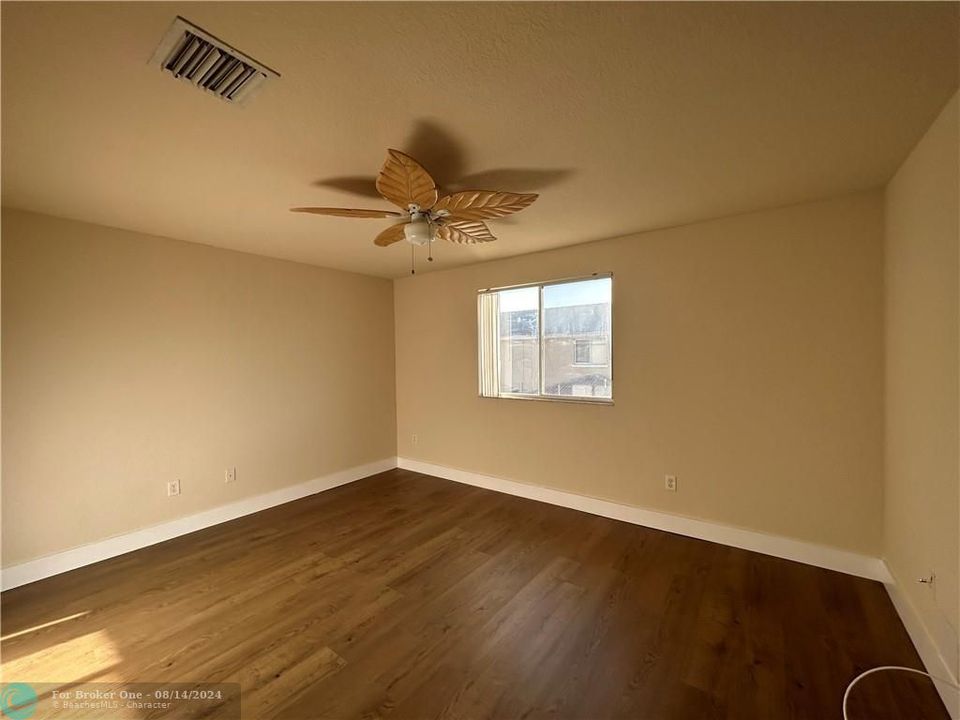 For Rent: $2,800 (3 beds, 2 baths, 1265 Square Feet)