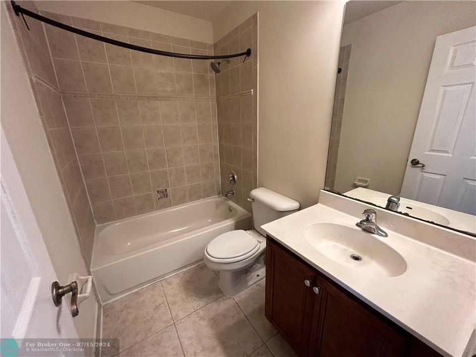 For Rent: $2,800 (3 beds, 2 baths, 1265 Square Feet)