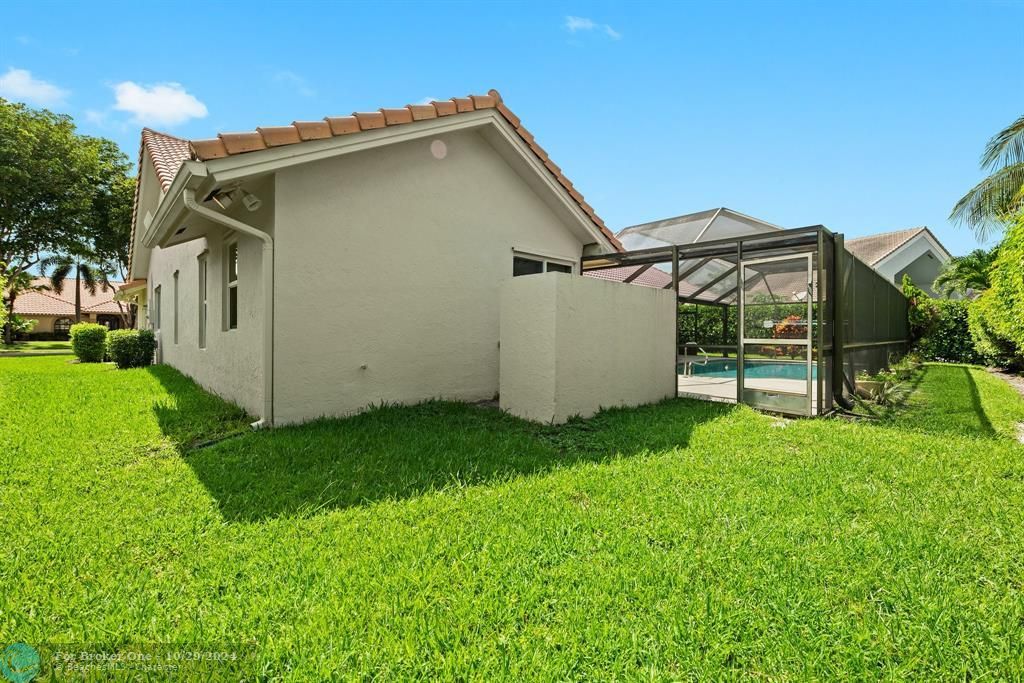 For Sale: $1,100,000 (4 beds, 2 baths, 2607 Square Feet)