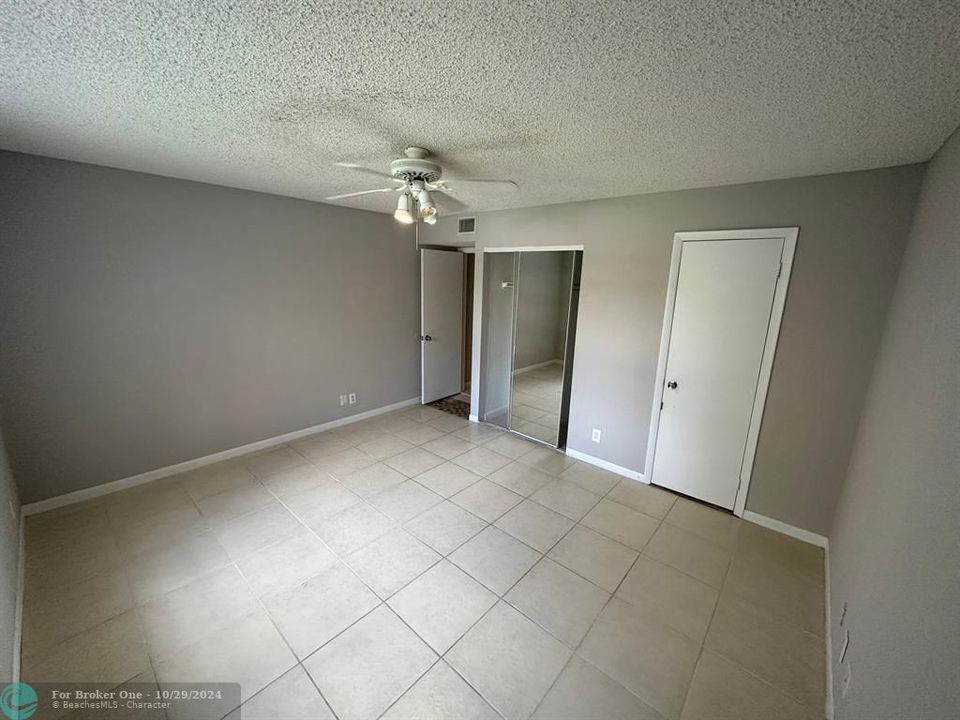 For Rent: $1,750 (1 beds, 1 baths, 733 Square Feet)