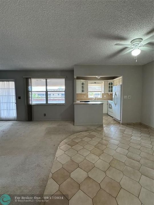 For Sale: $190,000 (2 beds, 2 baths, 945 Square Feet)