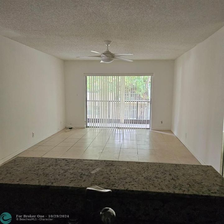 For Rent: $1,800 (2 beds, 1 baths, 850 Square Feet)