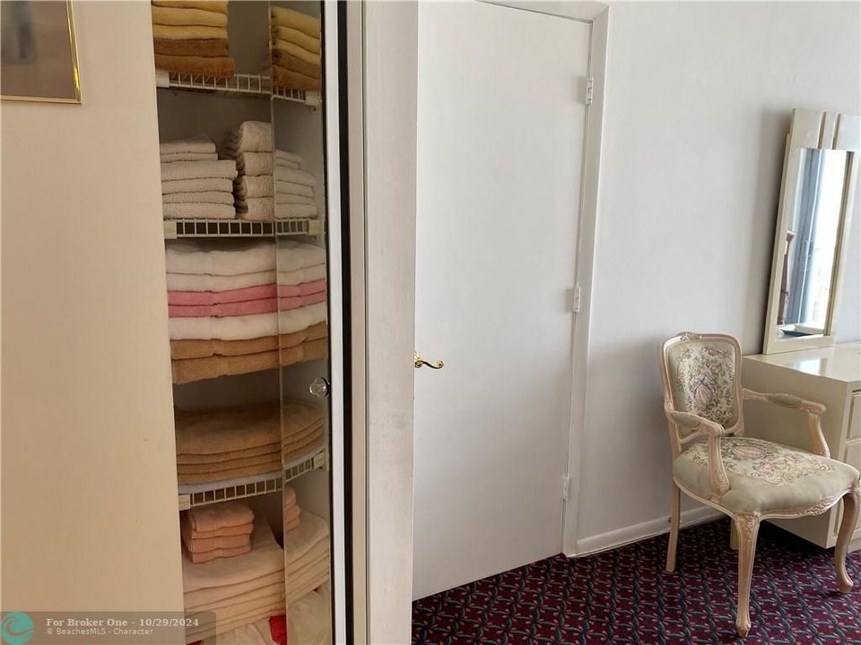 В аренду: $3,250 (2 спален, 2 ванн, 1100 Квадратных фут)