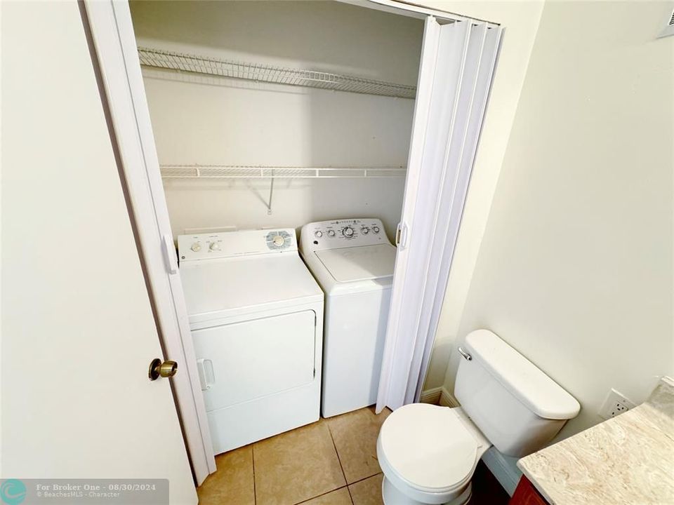 For Rent: $1,750 (2 beds, 1 baths, 953 Square Feet)