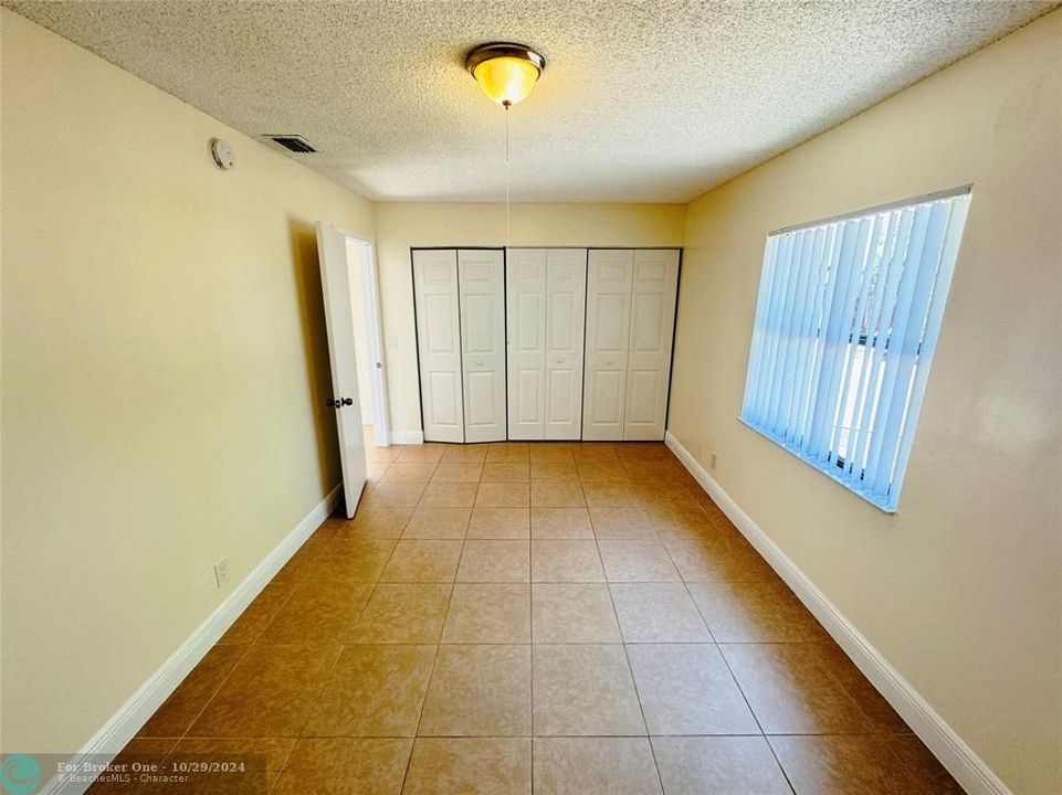 For Rent: $1,750 (2 beds, 1 baths, 953 Square Feet)