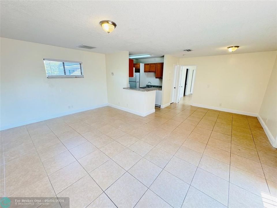 For Rent: $1,750 (2 beds, 1 baths, 953 Square Feet)