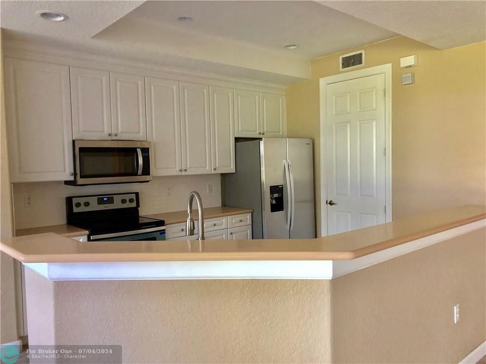 For Rent: $3,750 (3 beds, 2 baths, 1401 Square Feet)