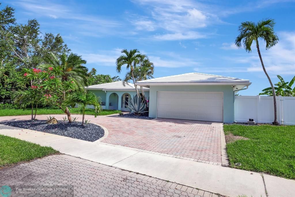 For Sale: $1,050,000 (2 beds, 2 baths, 1441 Square Feet)