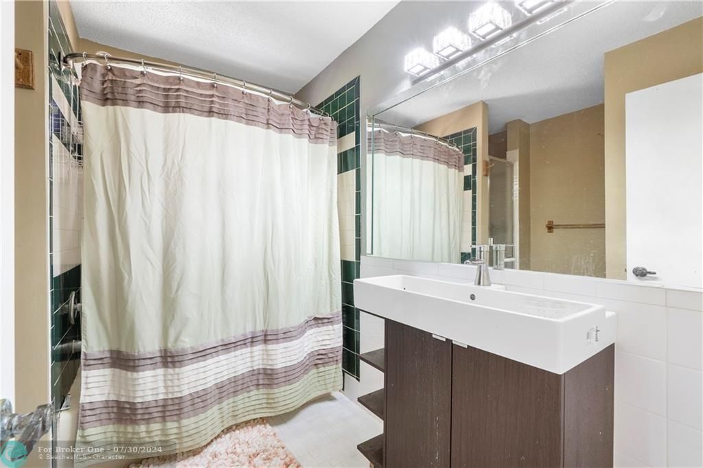 待售: $628,000 (3 贝兹, 2 浴室, 2034 平方英尺)