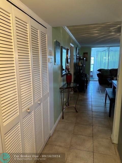 For Sale: $149,000 (1 beds, 1 baths, 750 Square Feet)