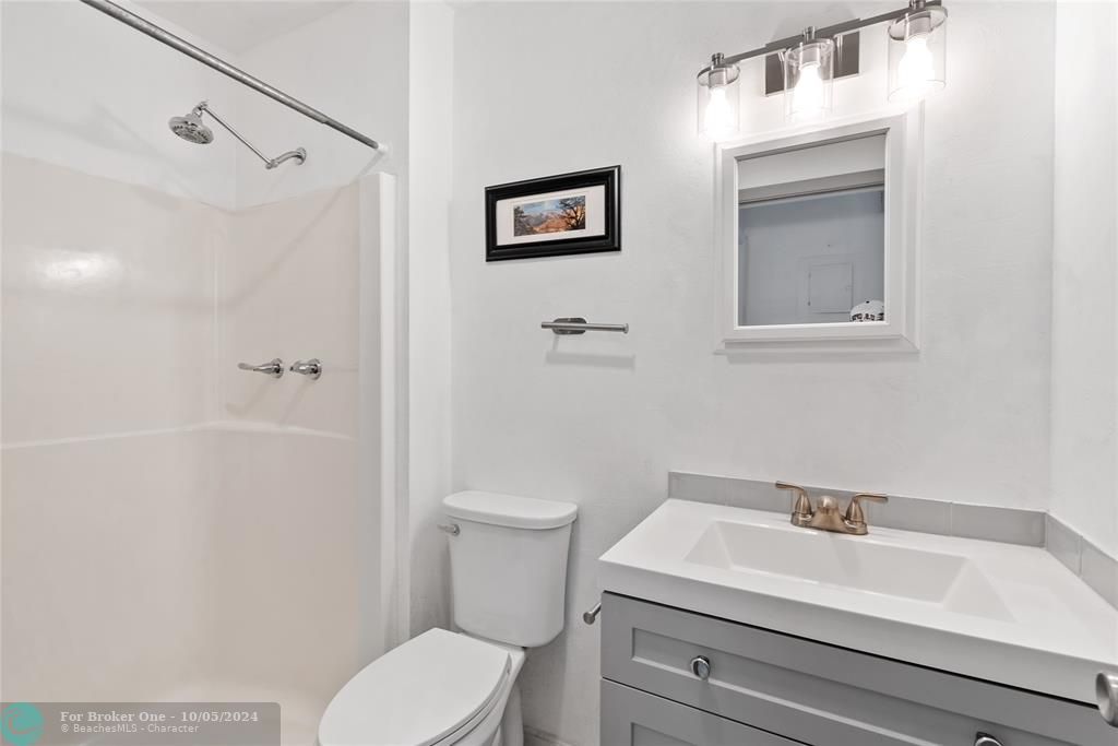 Recently Sold: $360,000 (2 beds, 2 baths, 1014 Square Feet)