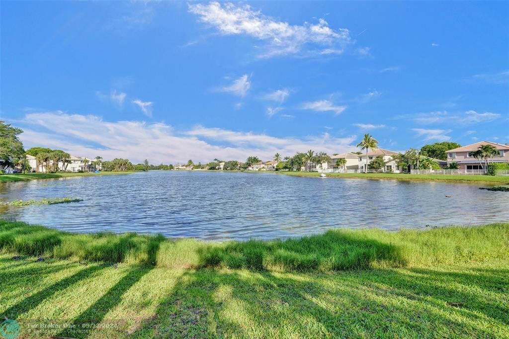 For Sale: $559,000 (3 beds, 2 baths, 1368 Square Feet)