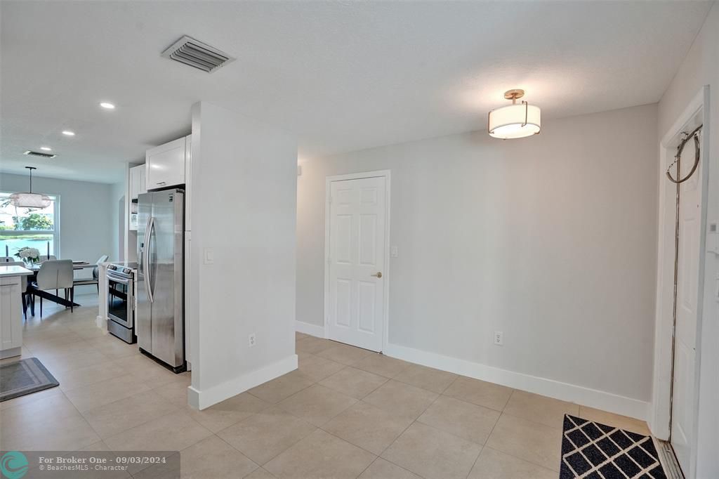 For Sale: $559,000 (3 beds, 2 baths, 1368 Square Feet)