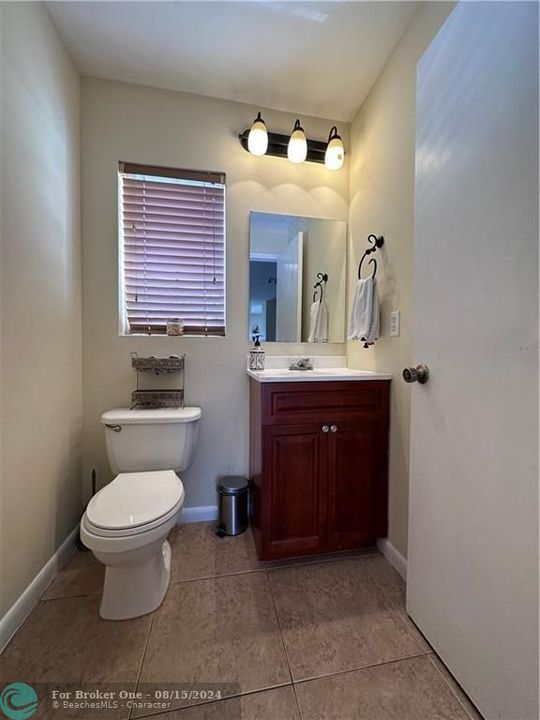 For Rent: $3,900 (5 beds, 2 baths, 2141 Square Feet)