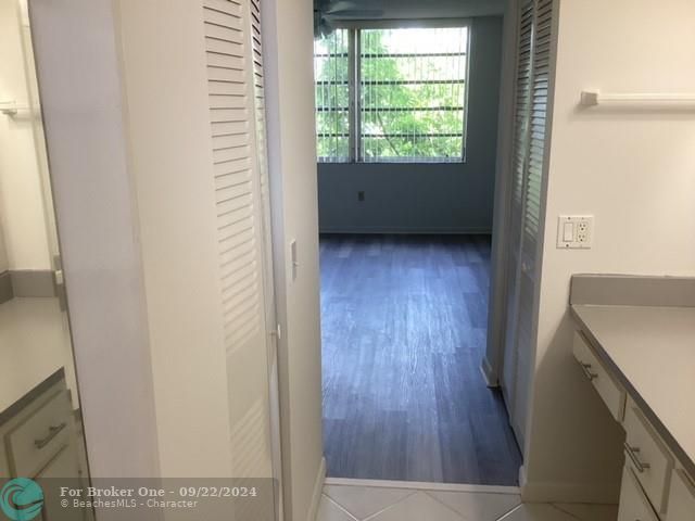 For Sale: $114,900 (1 beds, 1 baths, 850 Square Feet)