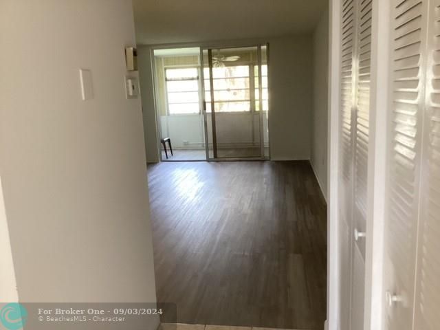 For Sale: $114,900 (1 beds, 1 baths, 850 Square Feet)