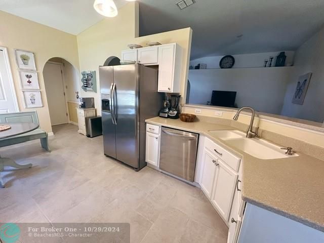 For Sale: $379,900 (3 beds, 2 baths, 1479 Square Feet)