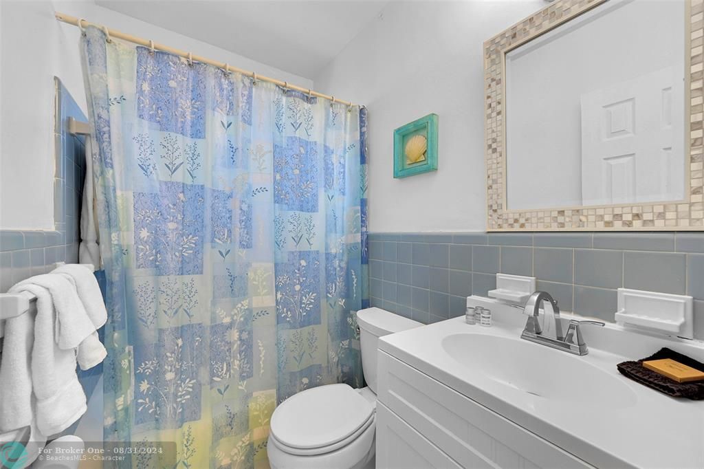 For Sale: $375,000 (0 beds, 1 baths, 357 Square Feet)