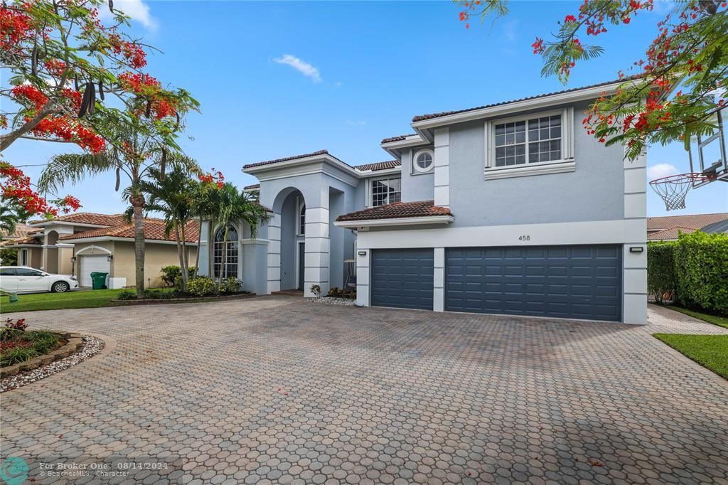 Recently Sold: $960,000 (6 beds, 4 baths, 3139 Square Feet)