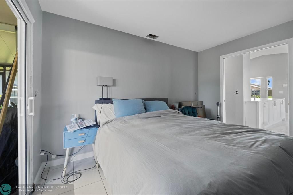 For Sale: $450,000 (3 beds, 2 baths, 1298 Square Feet)