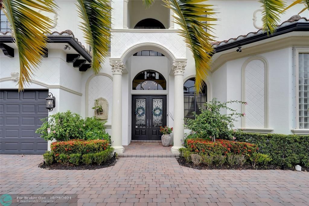 For Sale: $3,695,000 (6 beds, 4 baths, 4331 Square Feet)