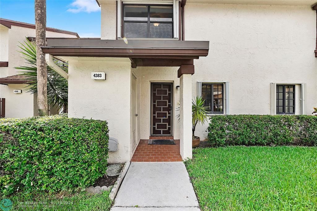 For Sale: $360,000 (2 beds, 2 baths, 1332 Square Feet)