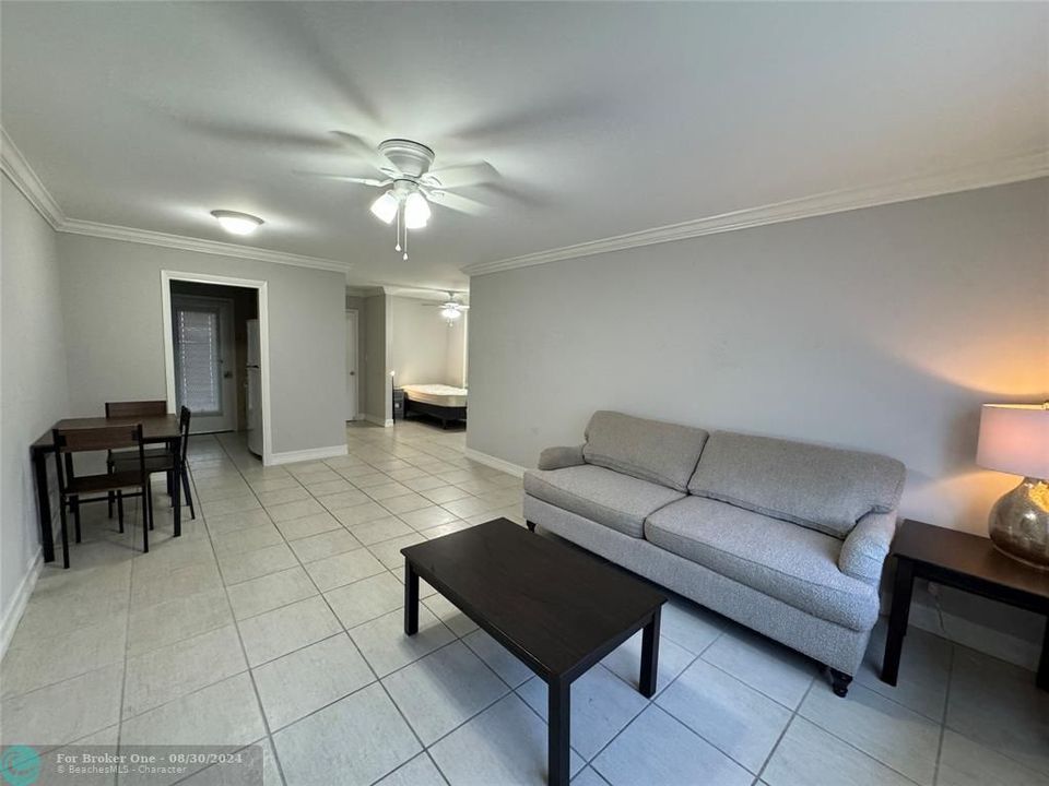 For Rent: $1,525 (1 beds, 1 baths, 680 Square Feet)