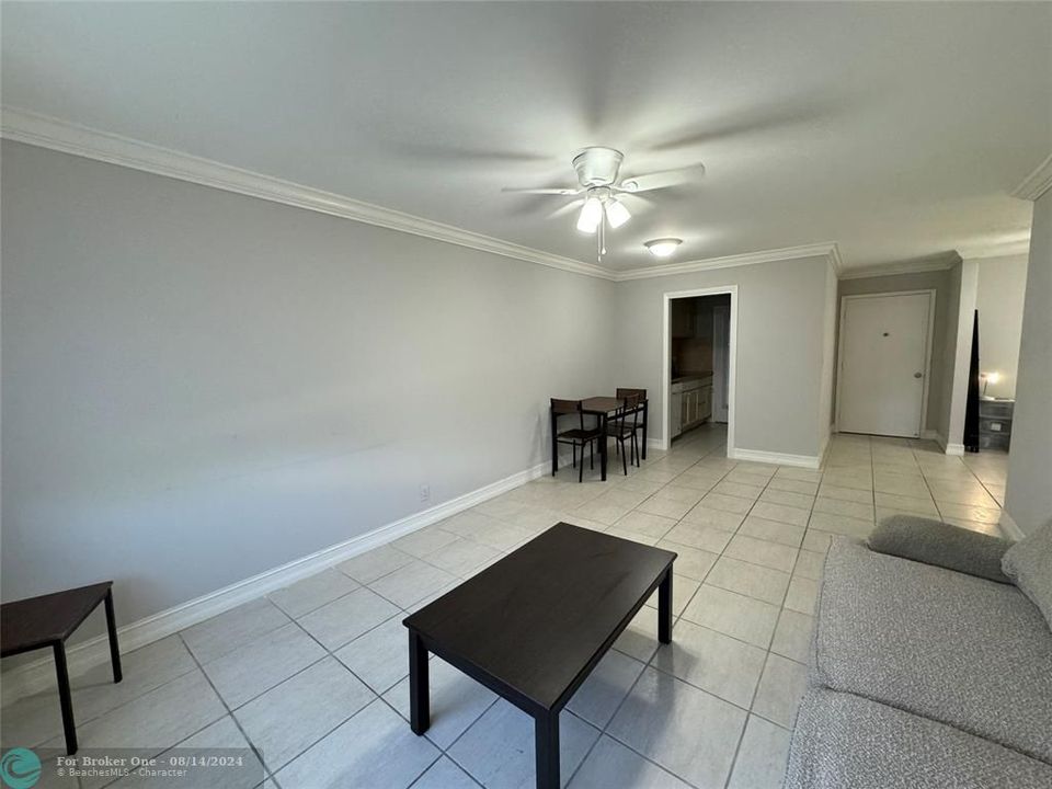 For Rent: $1,525 (1 beds, 1 baths, 680 Square Feet)