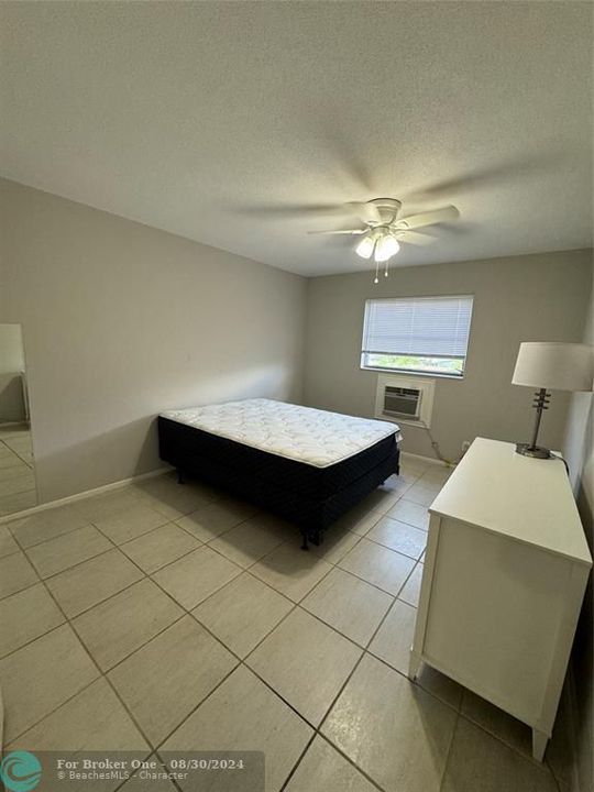 For Rent: $1,525 (1 beds, 1 baths, 680 Square Feet)