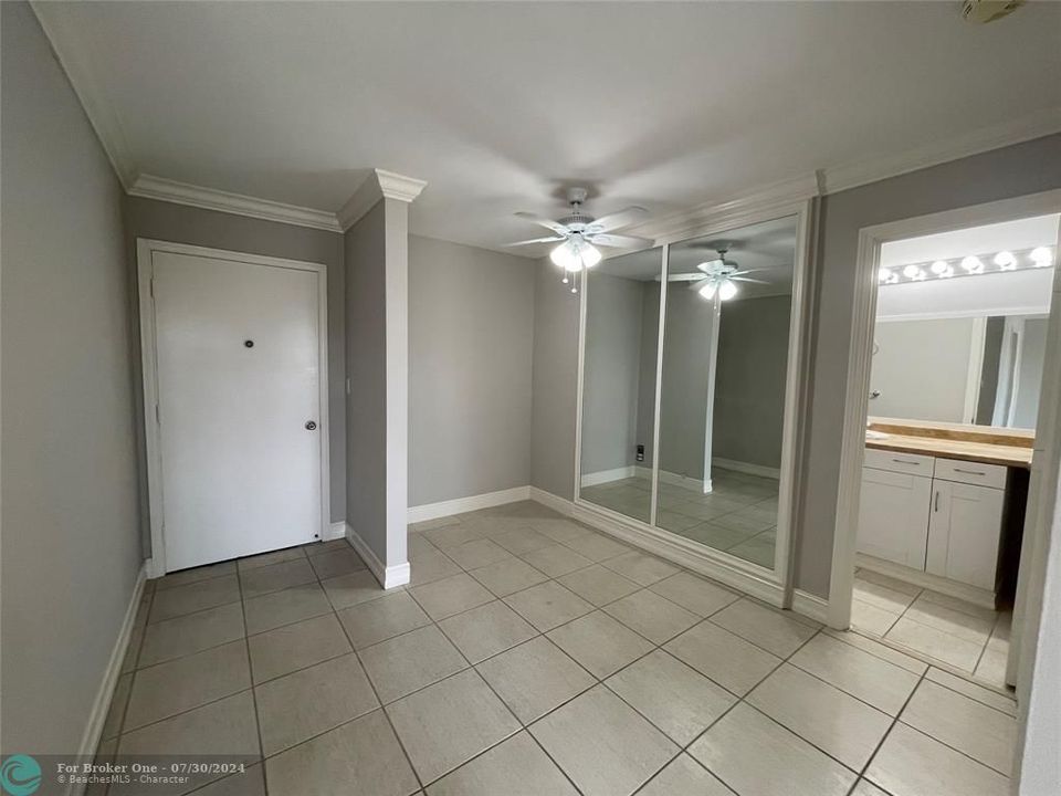 For Rent: $1,525 (1 beds, 1 baths, 680 Square Feet)