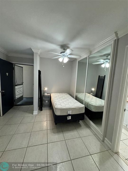 For Rent: $1,525 (1 beds, 1 baths, 680 Square Feet)