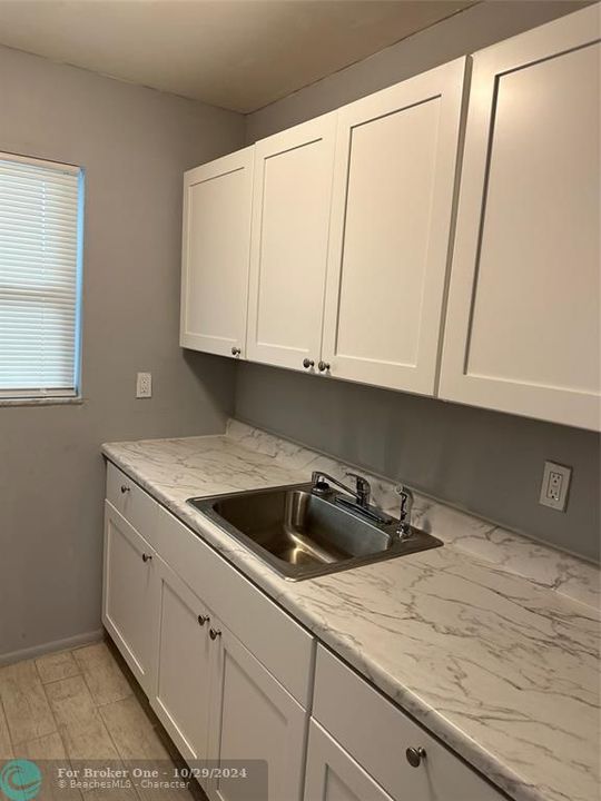 For Rent: $1,650 (1 beds, 1 baths, 598 Square Feet)