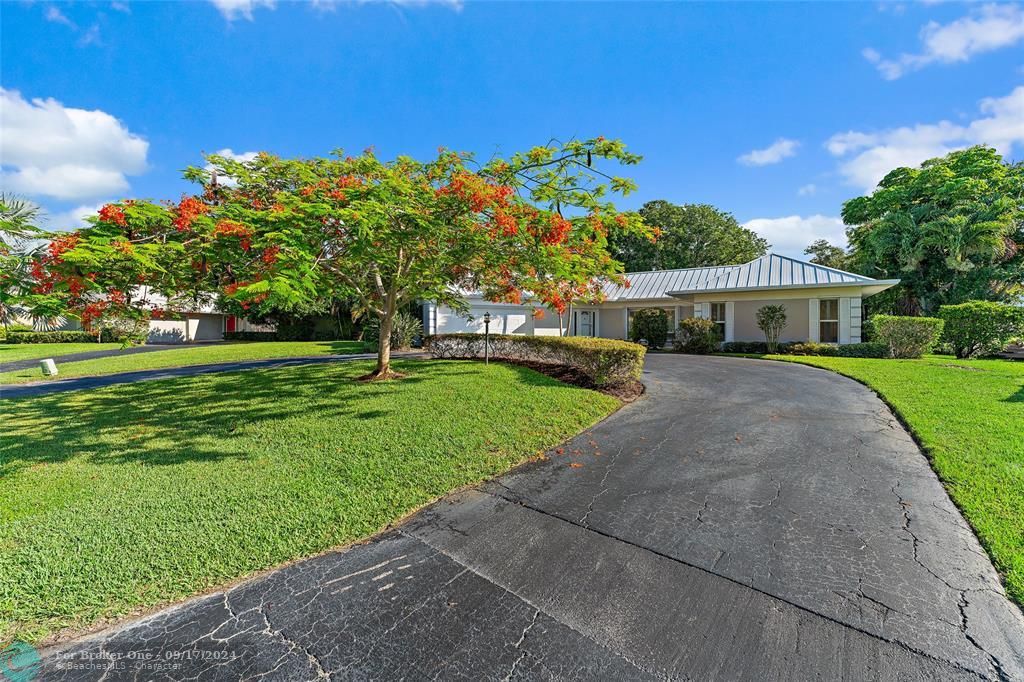 For Sale: $849,000 (3 beds, 3 baths, 2362 Square Feet)