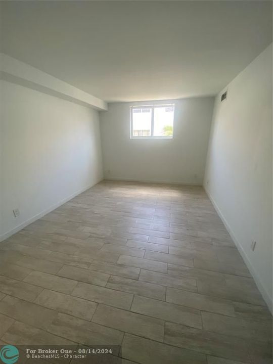 For Rent: $2,250 (1 beds, 1 baths, 56875 Square Feet)