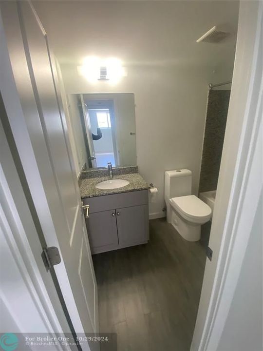 For Rent: $2,250 (1 beds, 1 baths, 56875 Square Feet)