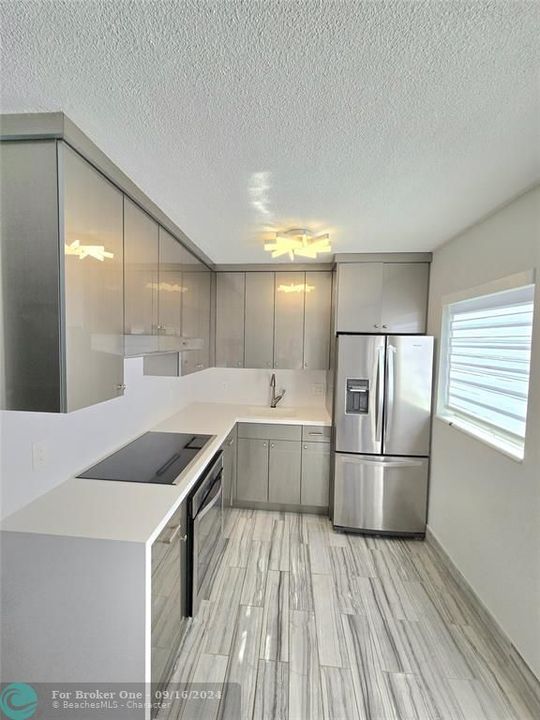 For Rent: $2,000 (1 beds, 1 baths, 580 Square Feet)